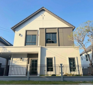 北榄府 | Centro Bangna 独栋别墅出租/售 4卧 230平米 出租115,000泰铢/月，出售1230万泰铢