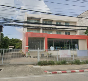 拉甲邦区 | Lat Krabang, Suvarnabhumi 展厅出租/售 340++平米 出租150,000~300,000泰铢/月，出售1.7亿泰铢