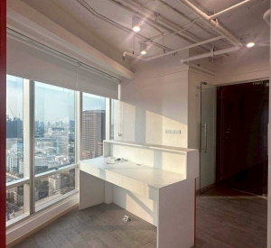 辉煌区 | Forum Tower 写字楼出租 120平米 每平米500泰铢/月