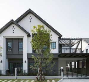 北榄府 | Centro Bangna 独栋别墅出租 4卧 303平米 150,000泰铢/月（可养宠物）