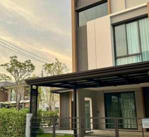 北榄府 | Pleno Sukhumvit-Bangna 4 联排别墅出租/售 4卧 174平米 出租69,000泰铢/月，出售699万泰铢