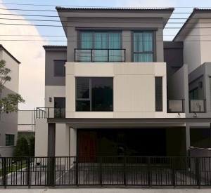 北榄府 | Baan Klang Mueng The Edition Bangna（2期）联排别墅出租 4卧 320平米 135,000泰铢/月（可养宠物）