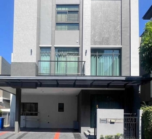 帕卡隆区 | The Gentry Sukhumvit 独栋别墅出租/售 3卧 380平米 出租250,000泰铢/月，出售3790万泰铢