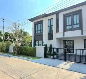 北榄府 | Grande Pleno Sukhumvit-Bangna 独栋别墅出租/售 4卧 161平米 出租95,000泰铢/月，出售1220万泰铢