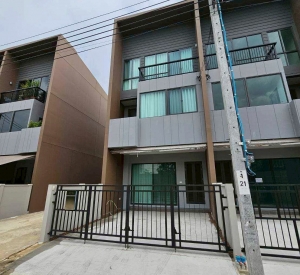 沙攀松区 | Baan Klang Muang Rama 9-Krungthep Kreetha 联排别墅出租 3卧 152平米 45,000泰铢/月