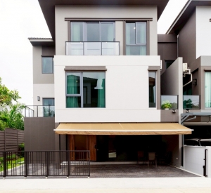 北榄府 | Baan Klang Mueng The Edition Bangna 联排别墅出租 4卧 300平米 110,000泰铢/月（可养宠物）