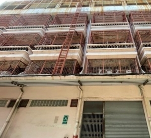 吞武里区 | Charoen Nakhon黄金地段 三间相连商铺出售 1,050平米 售价1,550万泰铢