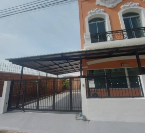 邻铃区 | Ratchada — Huai Khwang地段 联排别墅出租 4卧 100平米 70,000泰铢/月