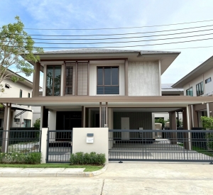 曼甲必区 | Burasiri Krungthepkreetha 独栋别墅出租/售 4卧 224平米 出租160,000泰铢/月，出售2590万泰铢