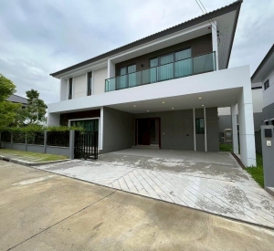 廊曼区 | CENTRO Vibhavadi 独栋别墅出租 4卧 301.6平米 130,000泰铢/月