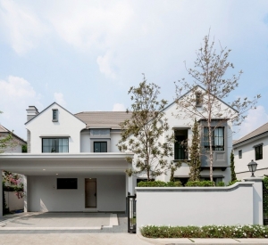 沙攀松区 | Nantawan Rama 9 - New Krungthepkretha 独栋别墅出租 3卧 302平米 230,000泰铢/月