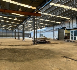 北榄府 |【紫色区】Bang Sao Thong地段 工厂/仓库出租/出售 3,800平米 每平米100泰铢/月，出售7900万泰铢