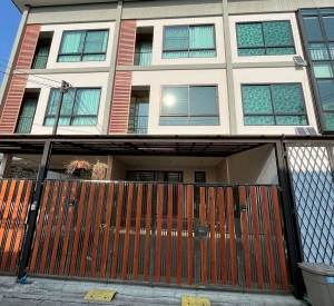 帕卡隆区 | Punnawithi — Bangchak地段 联排别墅出租 4卧 230平米 55,000泰铢/月