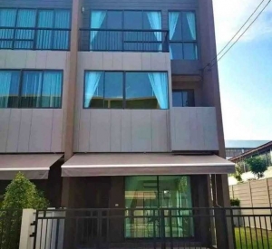 曼甲必区 | Baan Klang Muang Ladprao-Serithai 联排别墅出租 3卧 180平米 35,000泰铢/月（可注册公司）