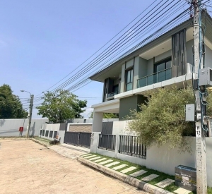 北榄府 | Saransiri Srivaree 独栋别墅出租 4卧 240平米 79,000泰铢/月