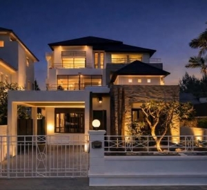 拉玛9区独栋豪宅出租 (靠近 The Nine Tower)/ 租金：175,000 泰铢/月/ 5 卧室 / 面积：500 平方米