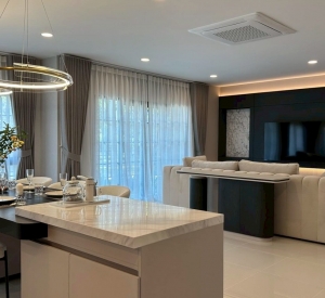 Centro Bangna by AP Thailand/ 4 卧/租金 130,000 泰铢/面积：300 平方米