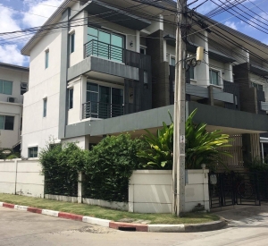 萱銮区 | Town Avenue Rama 9 联排别墅出租 3卧168平米 租金37,000泰铢/月