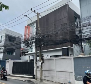 汇权区 | 独栋别墅/家庭办公室出租 360平方米 租金13万泰铢/月