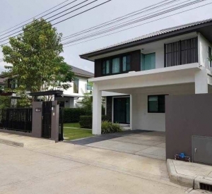 北榄府 邦披县 | Mantana Bangna Km.7独栋别墅出租 4卧3卫172平方米 租金72,000泰铢/月