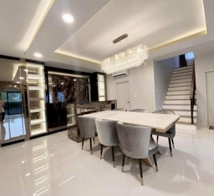 北榄府 邦披县 | CENTRO Bangna Phase 1独栋别墅出售/出租 4卧298平方米 售价18,500,000泰铢 / 租金130,000泰铢/月