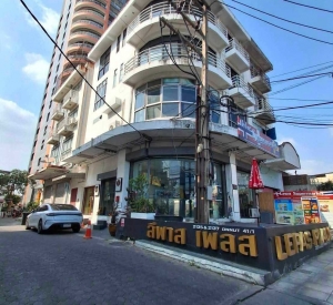 曼谷 萱銮区 | On Nut 41临街商用楼出租 2联排打通 450平方米 租金70,000泰铢/月