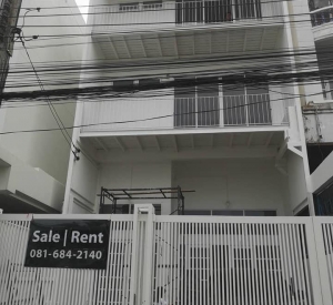 曼谷 汇权区 | Udom Kiat独栋住宅/家庭办公室出租 约102平方米 4卧5卫 租金55,000泰铢/月
