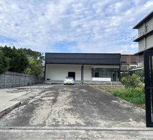 曼谷 素攀布里区 | 办公室+仓库+展厅出租/出售 540平方米 租金150,000泰铢/月 售价4,000万泰铢