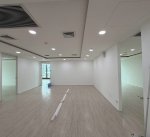 曼谷 汇权区 | Rama 9 MRT附近办公室出租 226平方米 租金700泰铢/平方米/月