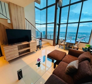 曼谷 空堤区 | The Emporio Place Sukhumvit 24复式公寓出租 1卧2卫83平方米 租金55,000泰铢/月