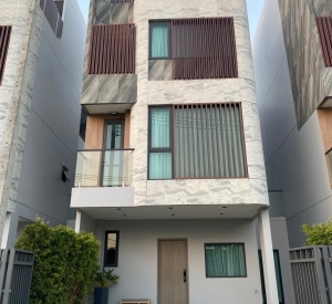 曼谷 汇权区 | 89 Residence Ratchada–Rama 9独栋别墅出售/出租 4卧5卫235平方米 售价16,900,000泰铢｜租金150,000泰铢/月