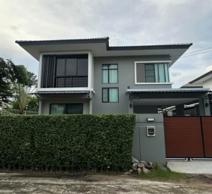 曼谷 邦纳区 | Delight Bangna–Srinakarin全新翻修独栋别墅出租 155平方米 租金45,000泰铢/月