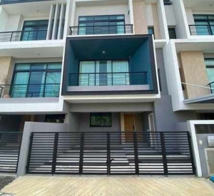曼谷 汇权区 | Nirvana DEFINE Krungthep Kreetha联排别墅出租 203平方米 3卧4卫 租金55,000泰铢/月