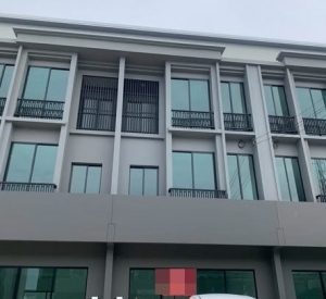 北榄府 邦博县 | Siri Avenue Bangna 4商铺出租 3层242平方米 租金40,000泰铢/月，可注册公司