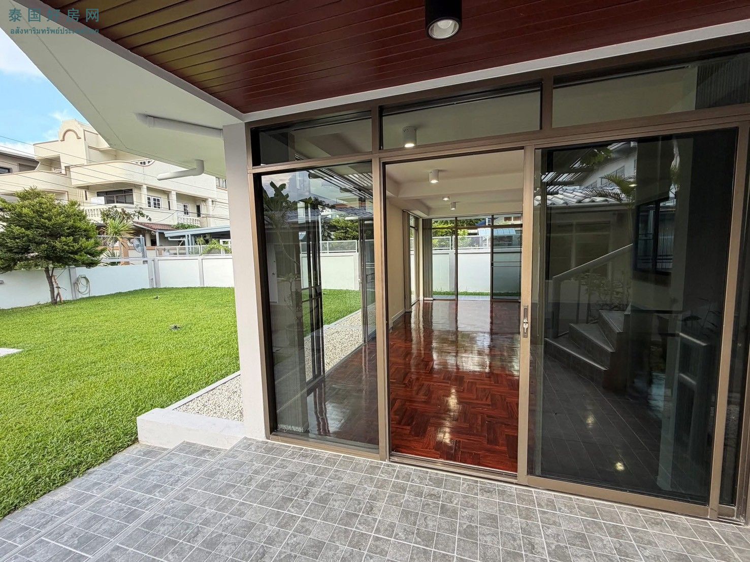 1790583792817971.jpg